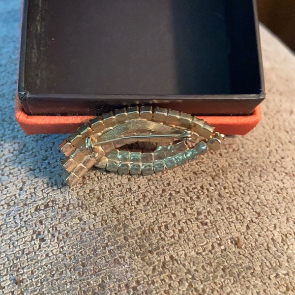 Vintage Costume Brooch Gold, brown and white. - Picture 3 of 9